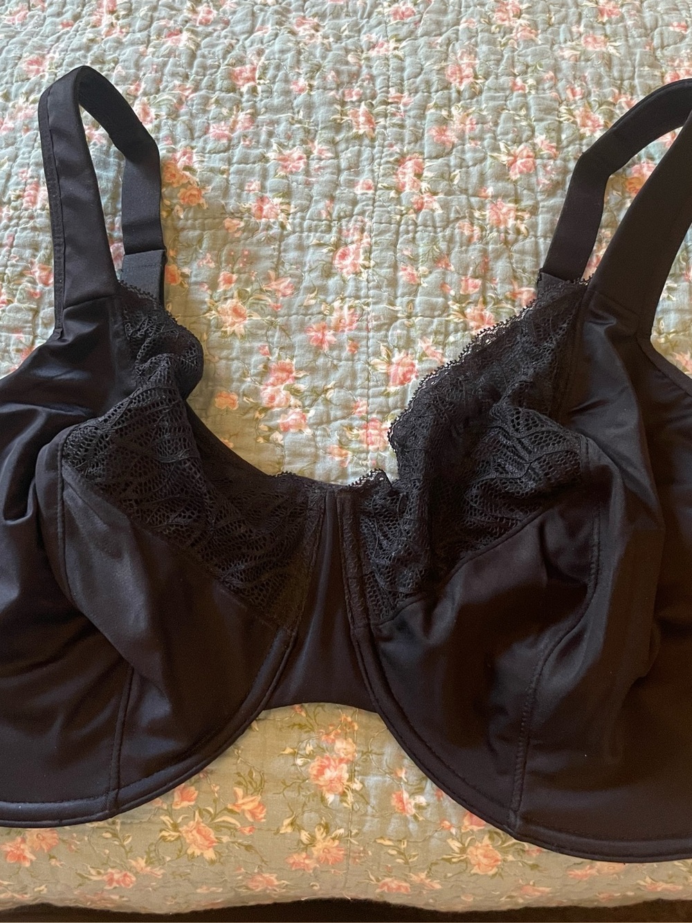 Vanity Fair Black Lace-Trim Underwire Full Coverage Bra